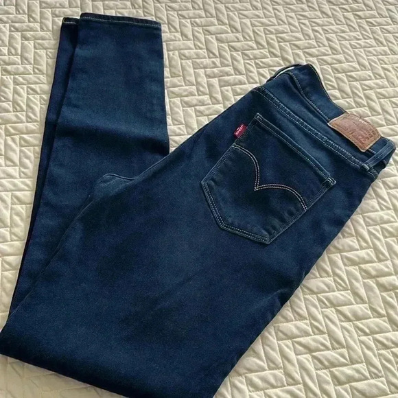 Levi’s - Picture 1 of 3
